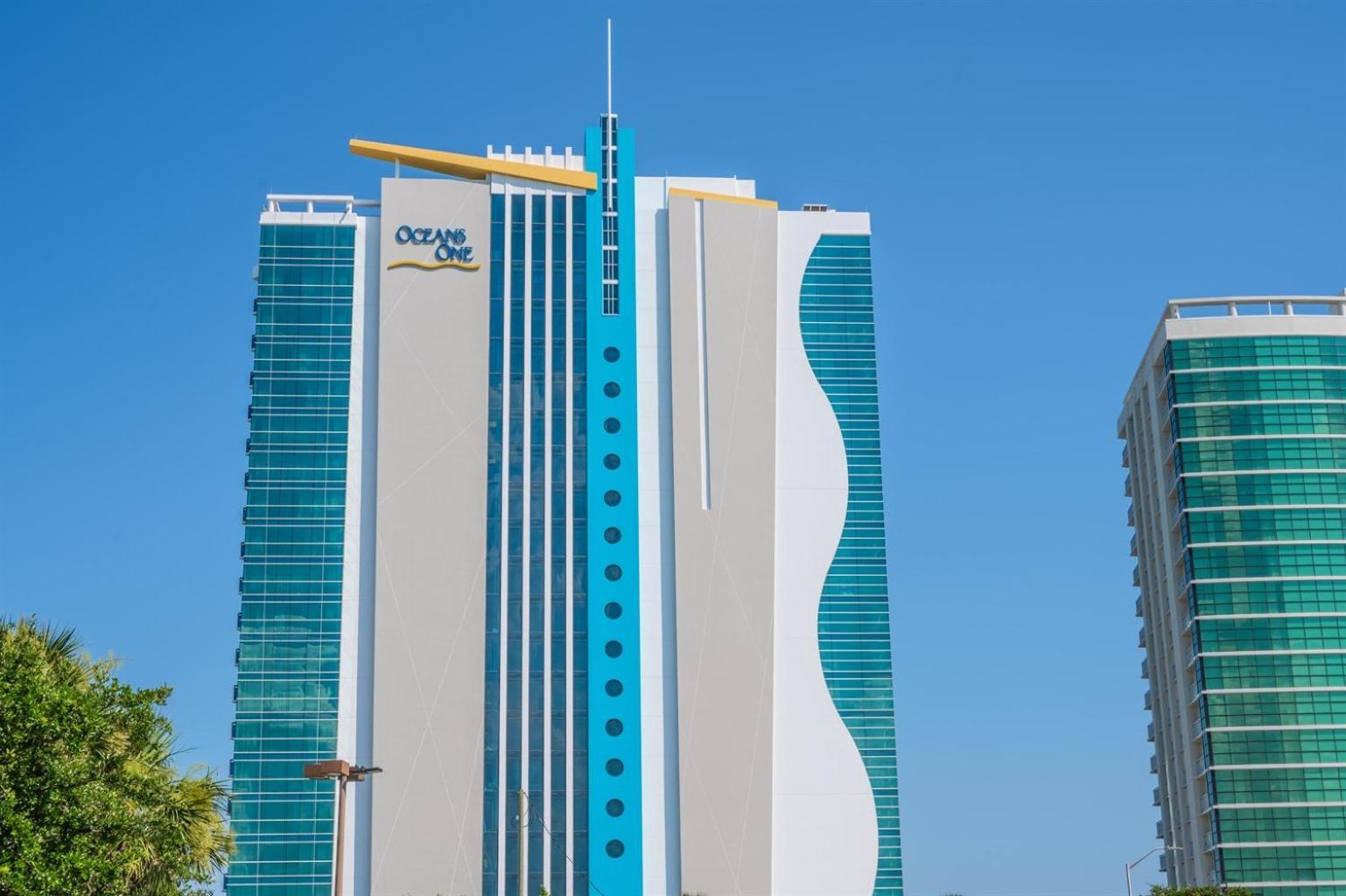 Апартаменты New Modern, Direct Oceanfront, Boardwalk, Views! Миртл-Бич Экстерьер фото